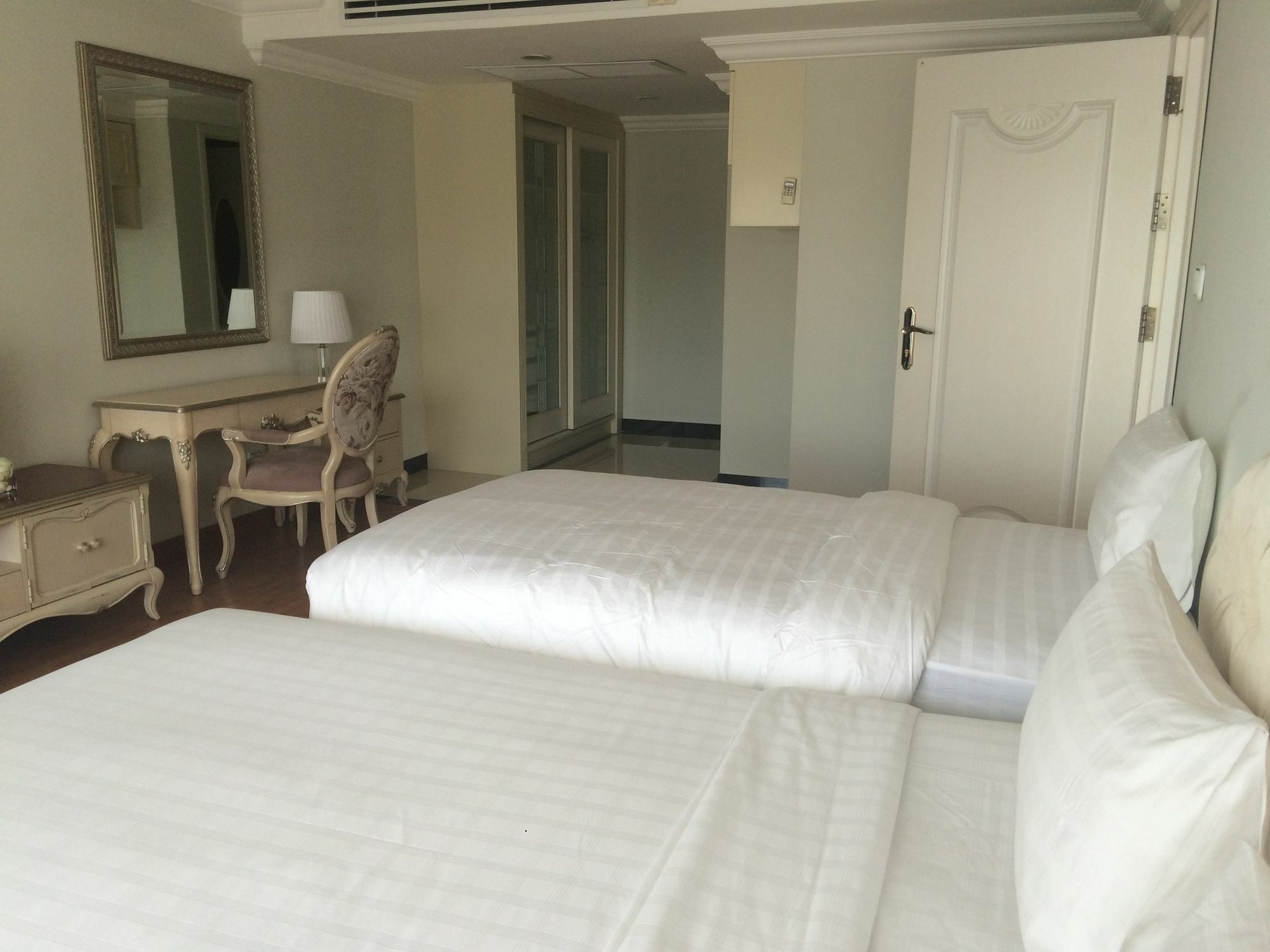 Lk Noble Suite Pattaya Luaran gambar